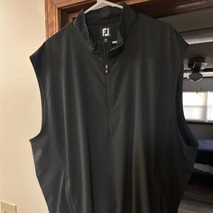 Great condition 2X XXL Black Footjoy FJ quarter zip wind vest. Non smoking home.